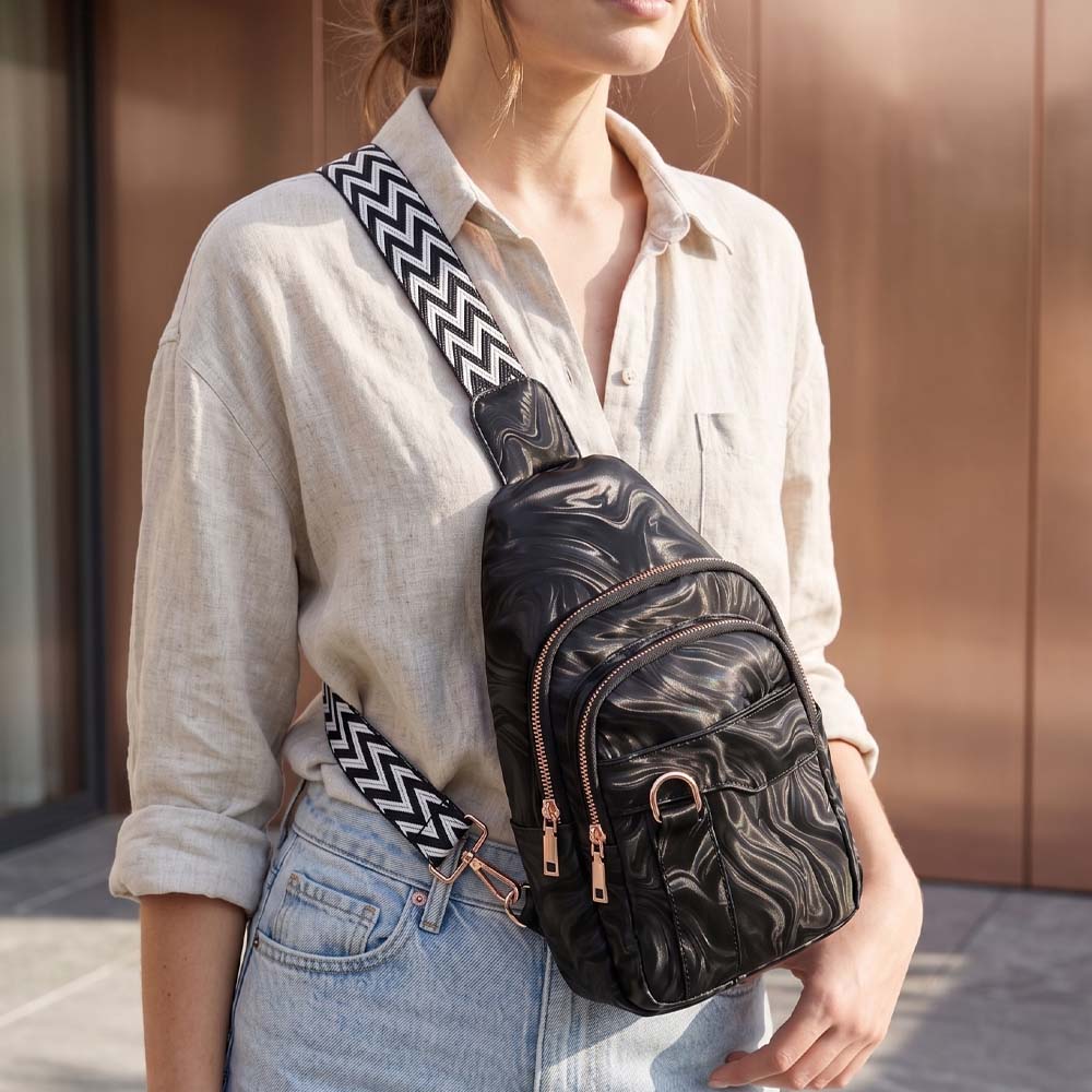 Gravinite Deluxe Crossbody bag