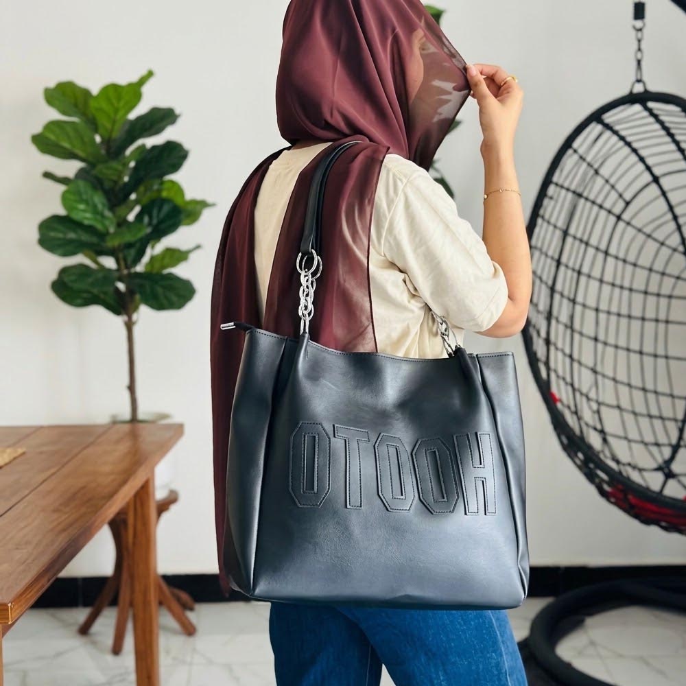 Harolds Classic Handbag