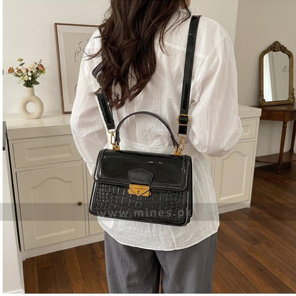 Scarlet crown handbag