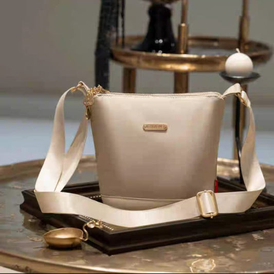 Vague classic handbag