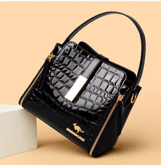 Feminia Amaze Handbag