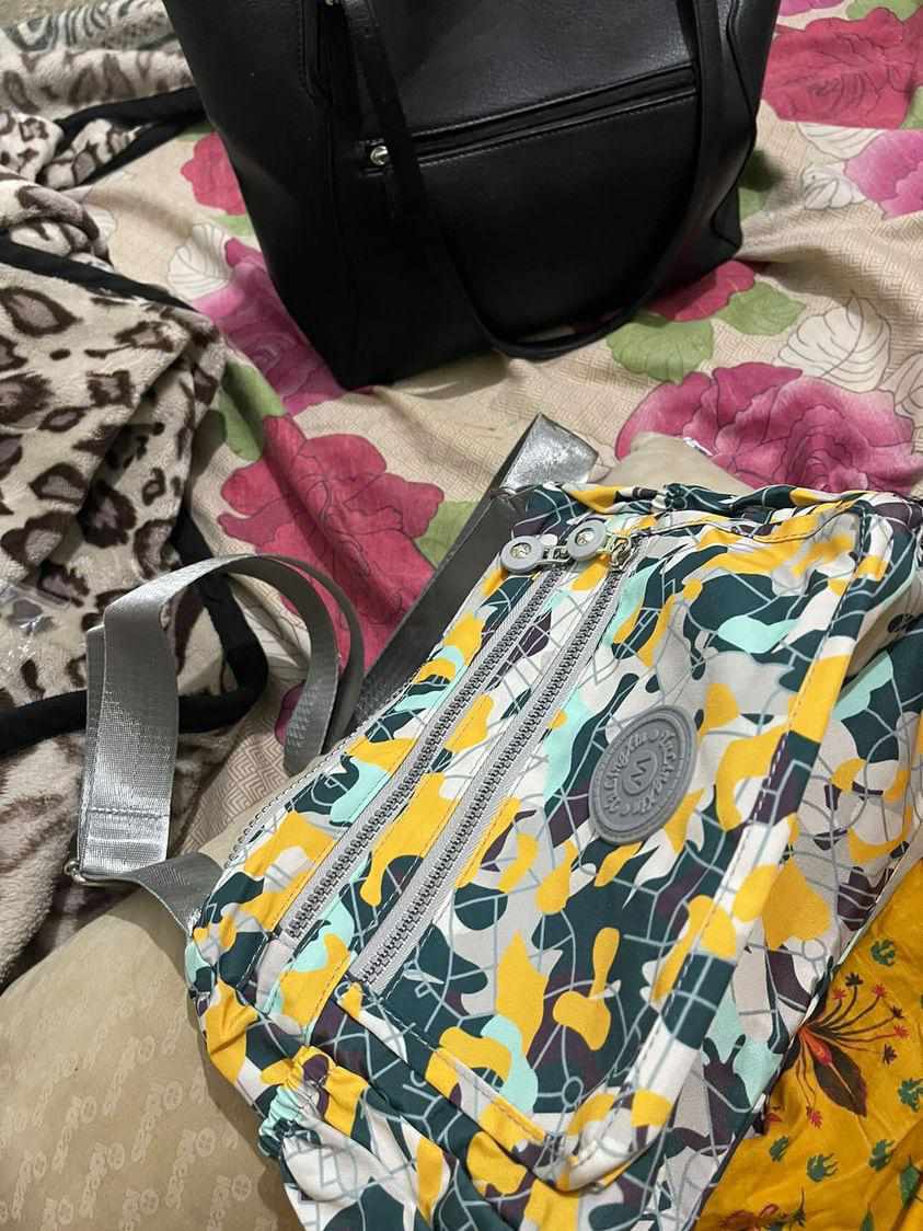 https://mines.pk/product/snapper-multi-handbag-for-girls-women/