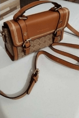 https://mines.pk/product/glamour-leather-handbag/